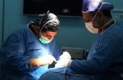 انجام عمل جراحی زیبایی برای یک گردشگر آمریکایی در بیمارستان کیش