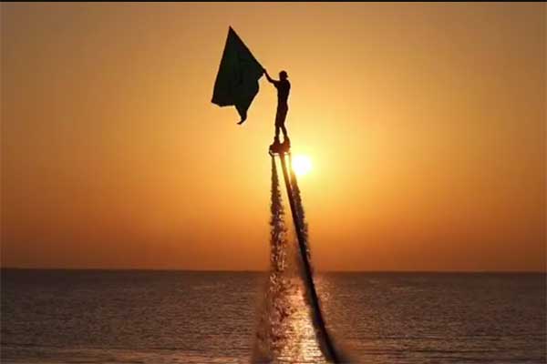 فیلم | اهتزاز پرچم اباعبدالله الحسین(ع) بر فراز خلیج فارس