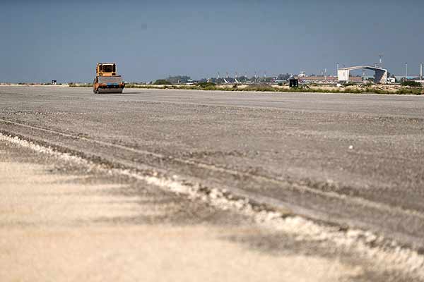 آیین عملیات اجرایی توسعه باند جنوبی فرودگاه بین المللی کیش