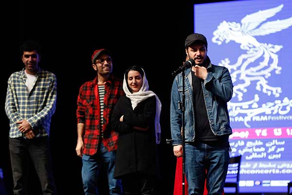 پایان جشنواره فیلم فجر در کیش/ تقدیر صدرعاملی از یزدان پناه/ خروج رضافیاضی از سالن با نارضایتی