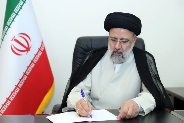 ضرورت تدوین لایحه‌ای جامع برای رفع موانع موجود در مناطق آزاد و ویژه